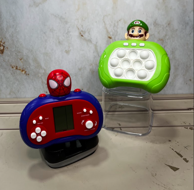 Dúo Gamer ( Popit + Consola Retro)